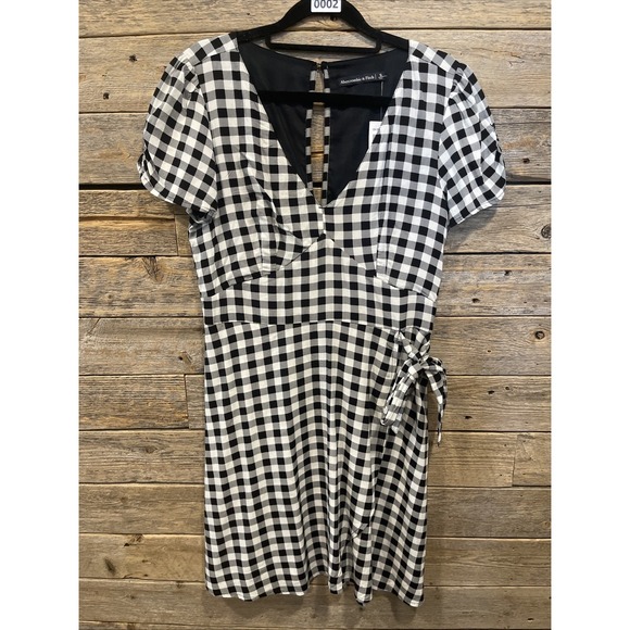 Abercrombie & Fitch Dresses & Skirts - NWT Abercrombie & Fitch Dress Women's Size S Black/White Checkered Fit & Flare‎